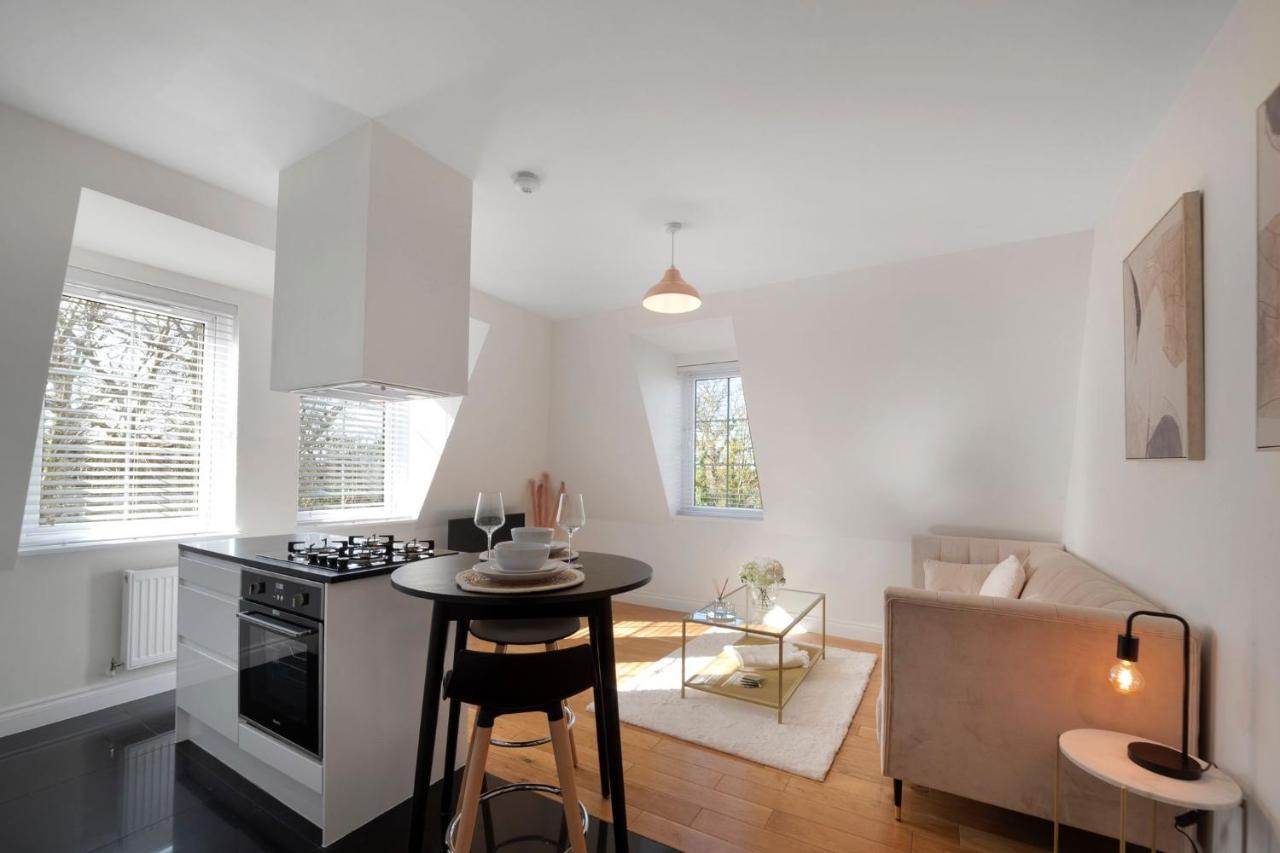 Spacious One Bed Loft Apartment Birchanger Экстерьер фото