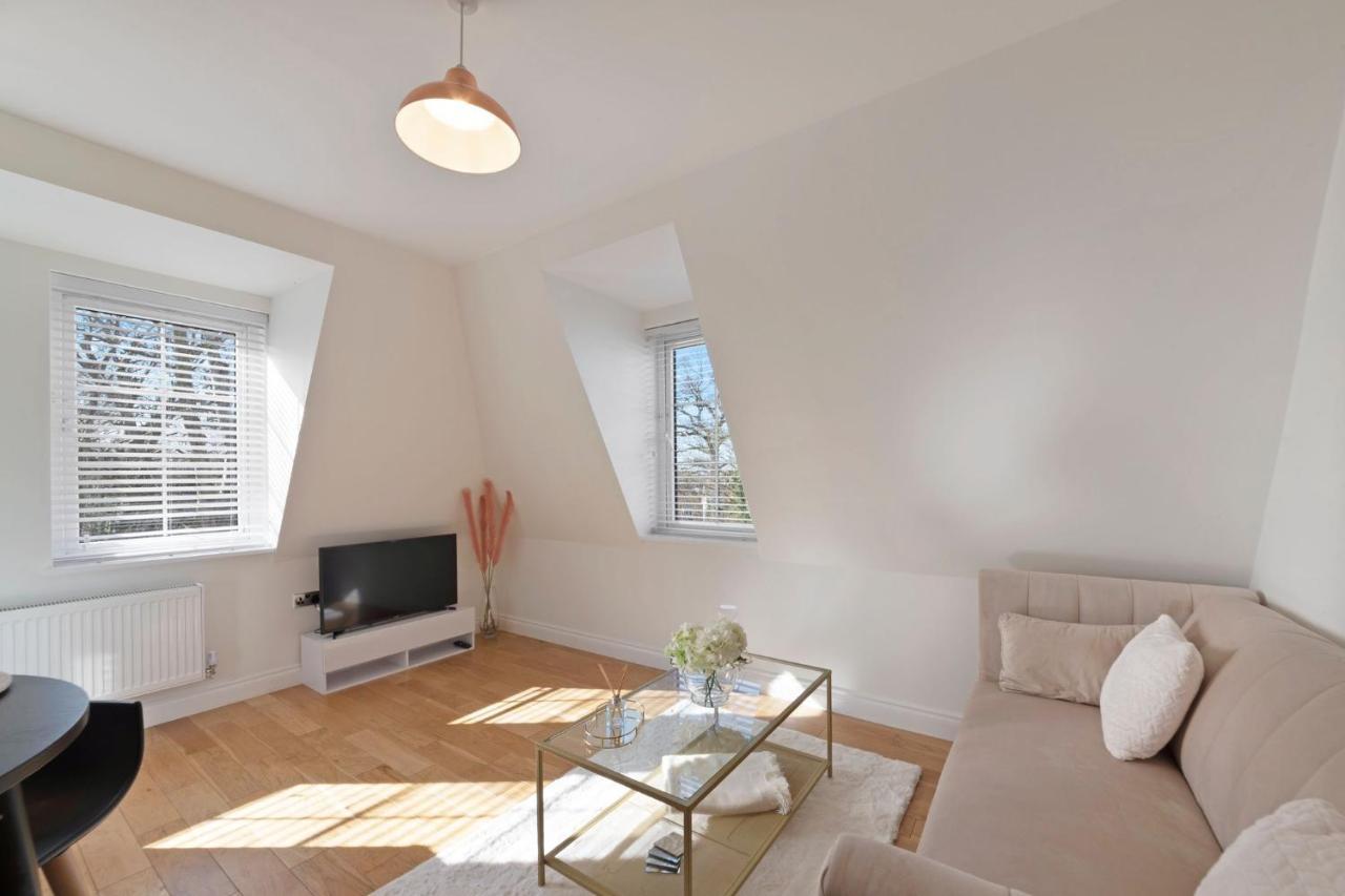 Spacious One Bed Loft Apartment Birchanger Экстерьер фото